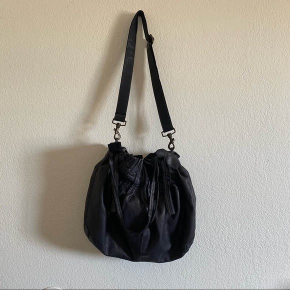 Caterina Lucchi genuine leather blue tone cross body/ shoulder bag - Picture 4 of 15